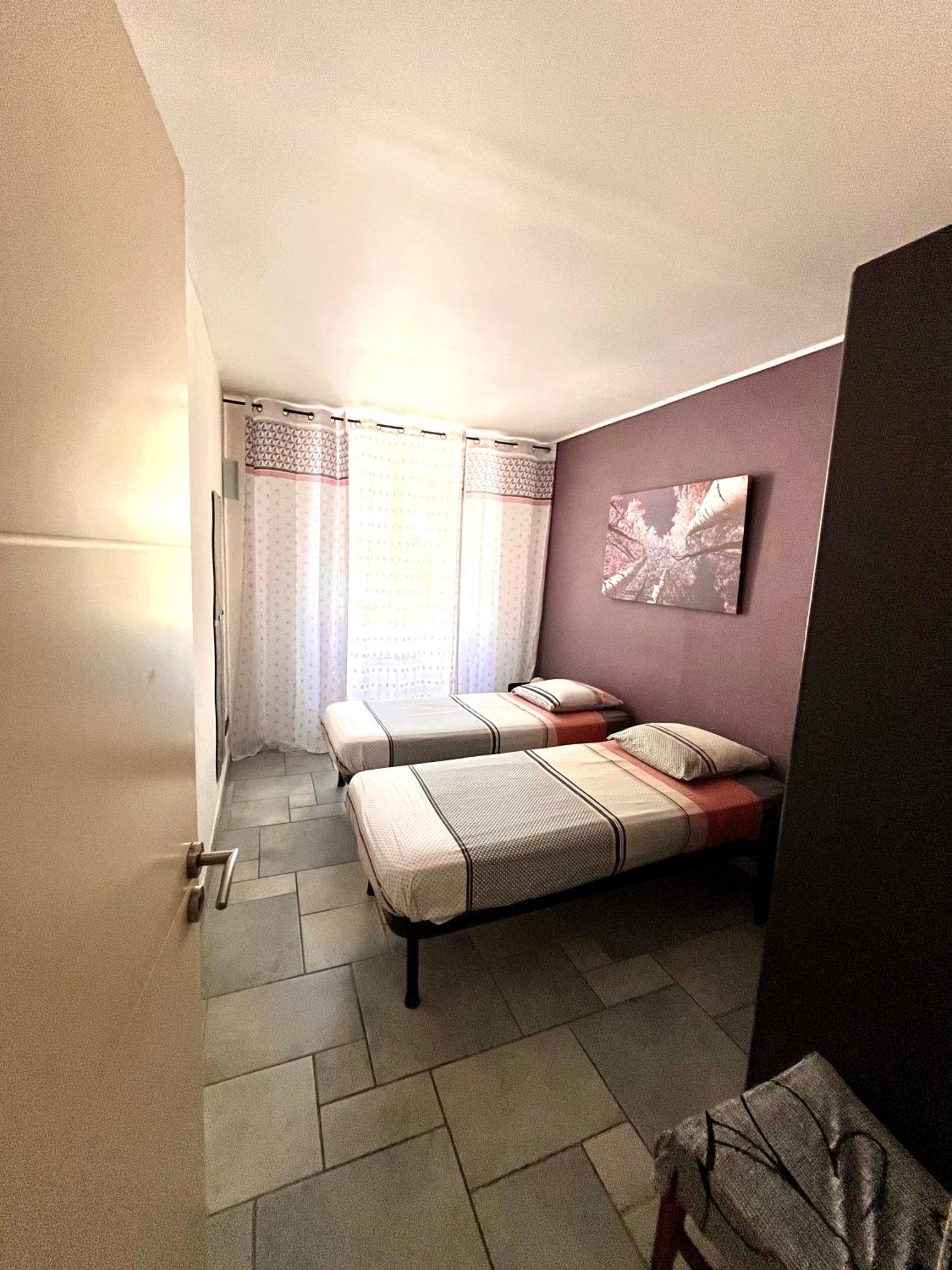 Sur Roya Centre Apartment *